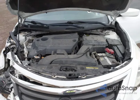 2015 Nissan Altima 2.5 S z USA, uszkodzony, nr VIN 1N4AL3AP6FN888067